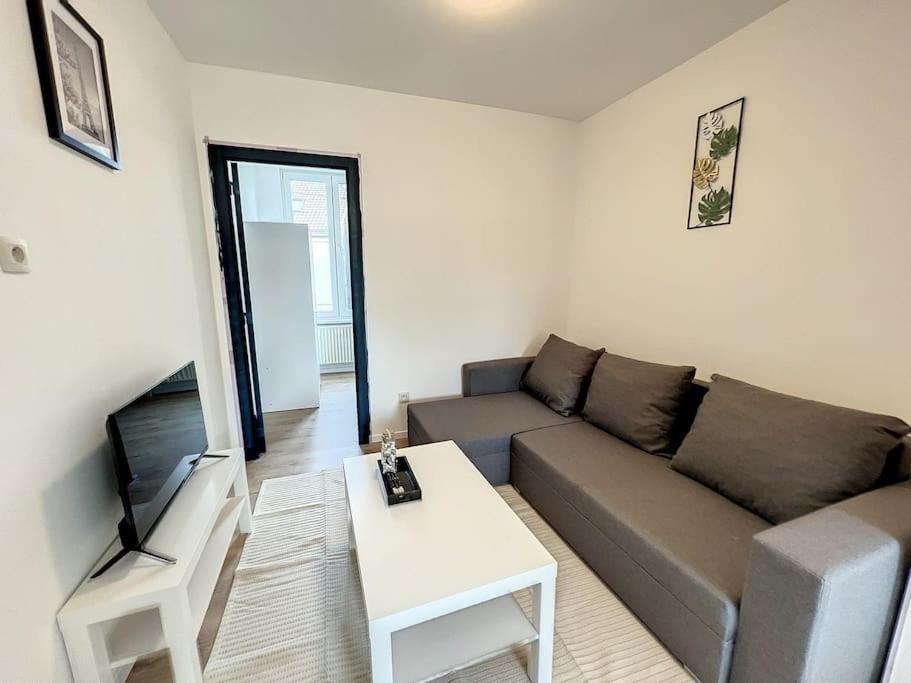 Station 173 C Bruxelles-Charleroi-Airport Apartment Ngoại thất bức ảnh